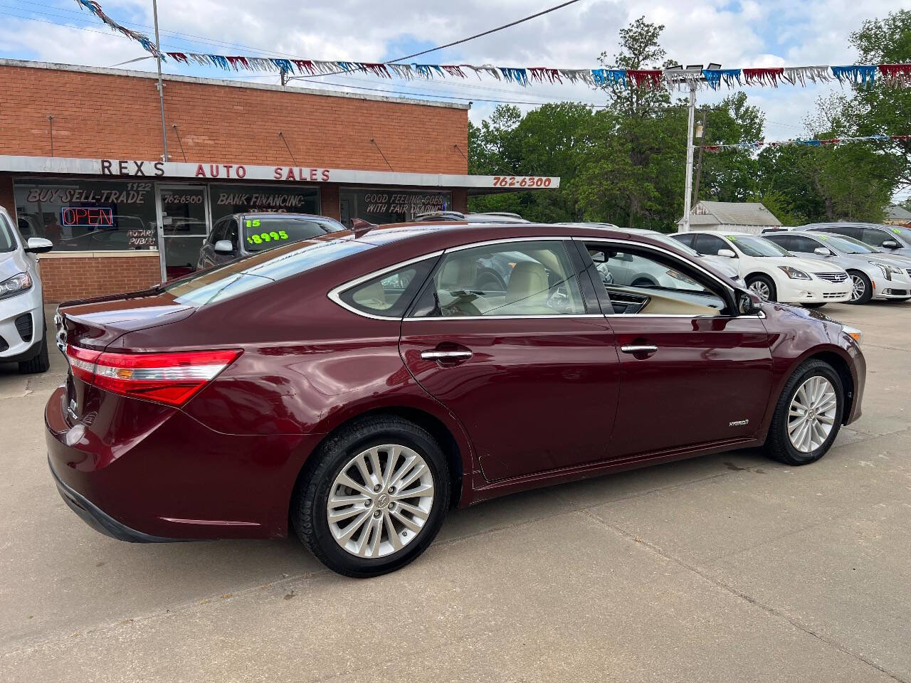 Used 2013 Toyota Avalon Limited w/ Technology Pkg FWD image 5