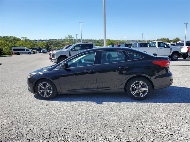 Used 2018 Ford Focus SE w/ SE Appearance Package image 7