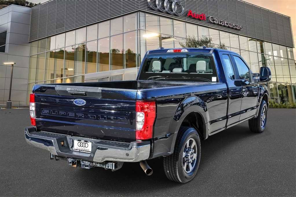 Used 2022 Ford F250 XL w/ Power Equipment Group image 4