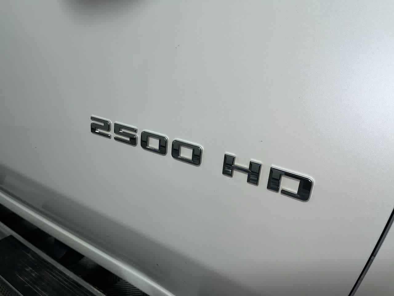 Used 2022 Chevrolet Silverado 2500 High Country w/ LPO, Hitch Package AWD/4WD image 11