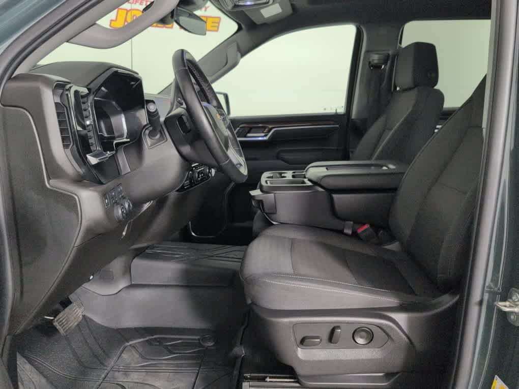 Used 2025 Chevrolet Silverado 1500 LT w/ Safety Package AWD/4WD image 13