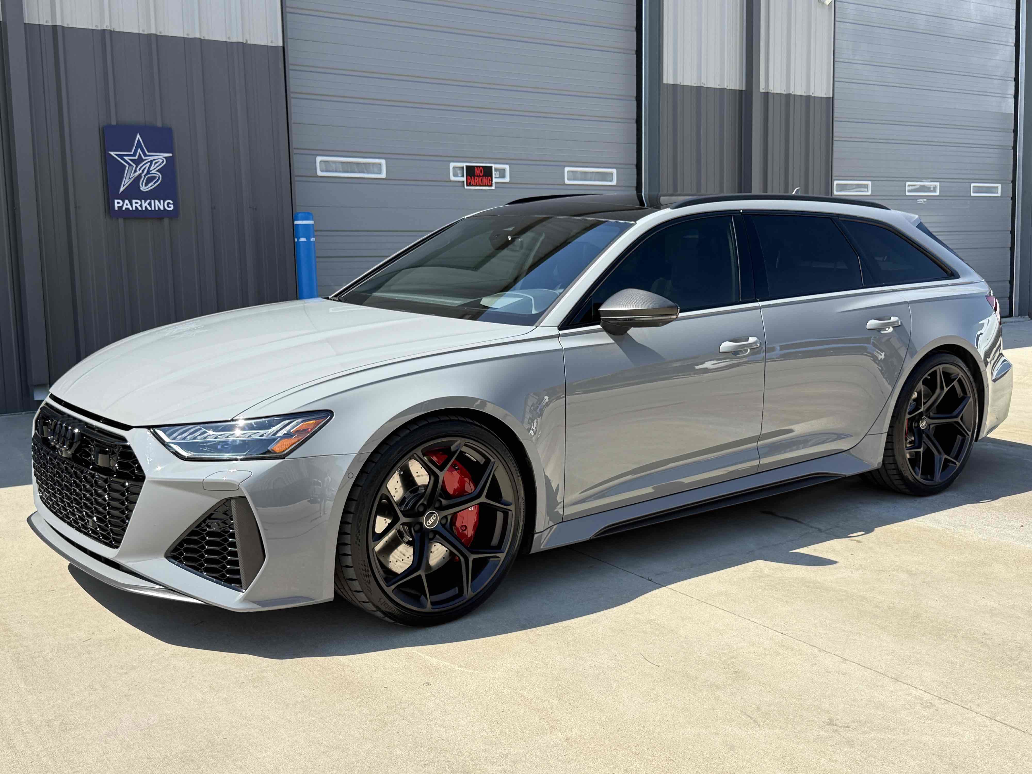 Used 2025 Audi RS 6 performance w/ Matte Carbon Package AWD/4WD image 19