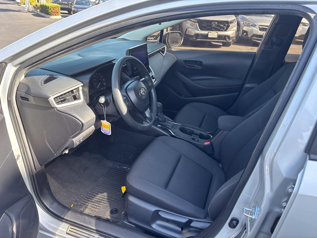 Used 2025 Toyota Corolla LE FWD image 12