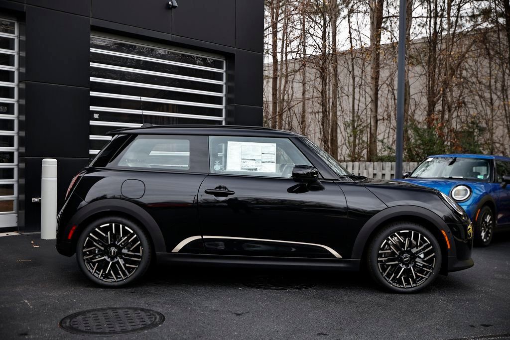 New 2026 MINI Cooper 2-Door Hardtop FWD image 4