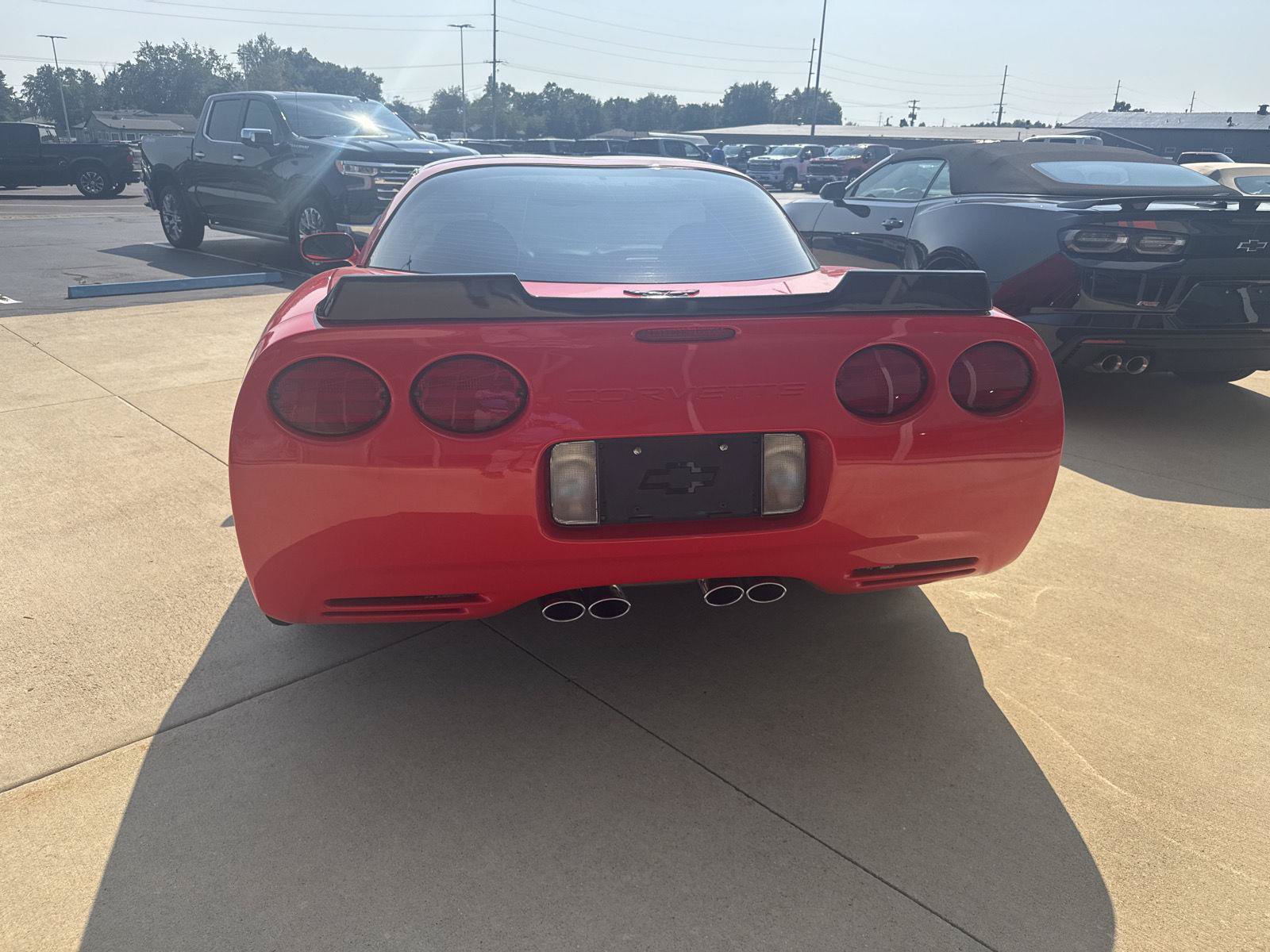 Used 1998 Chevrolet Corvette Coupe w/ Memory Pkg RWD image 3