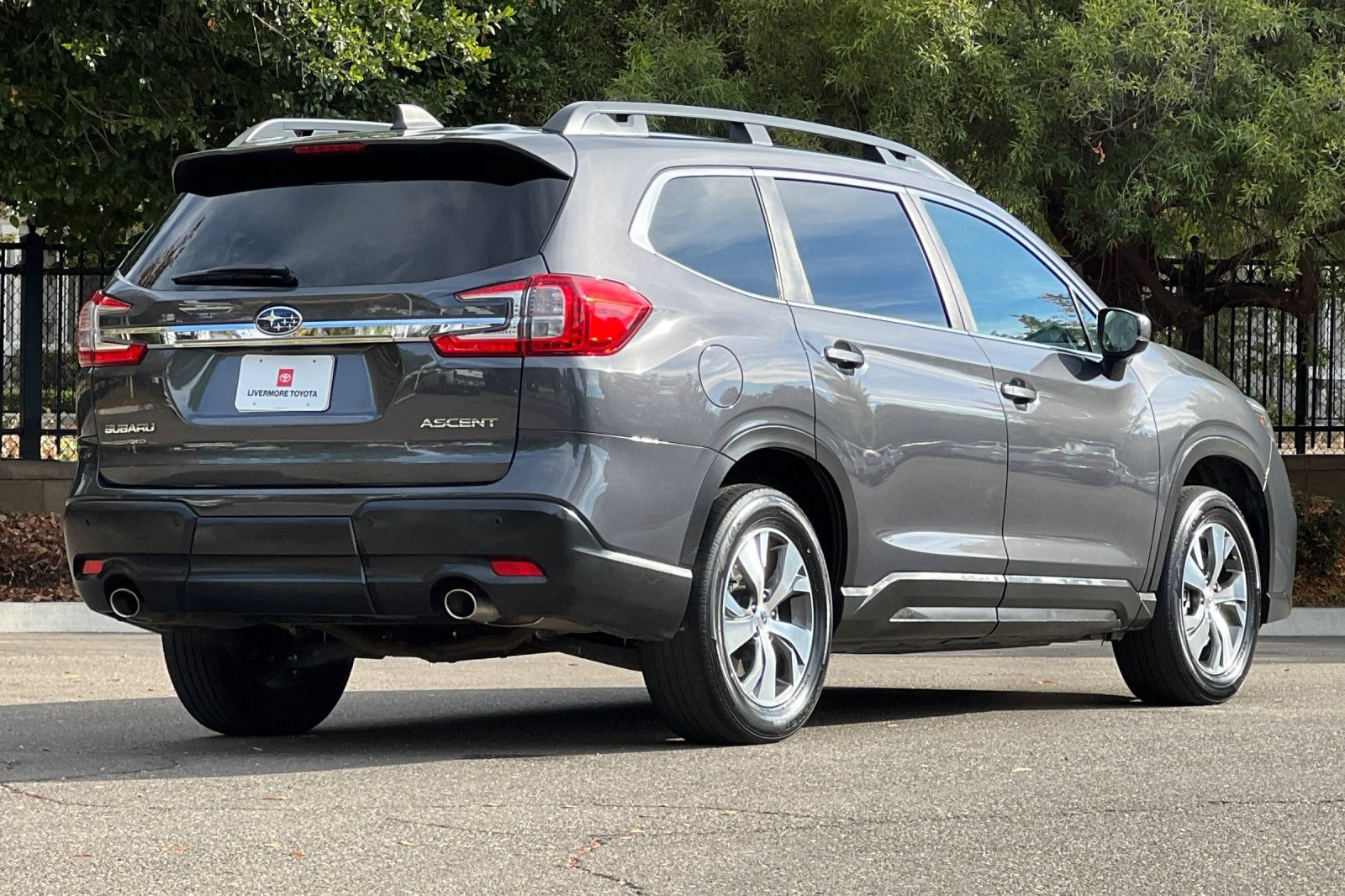 Used 2024 Subaru Ascent Premium w/ Convenience Package AWD/4WD image 4