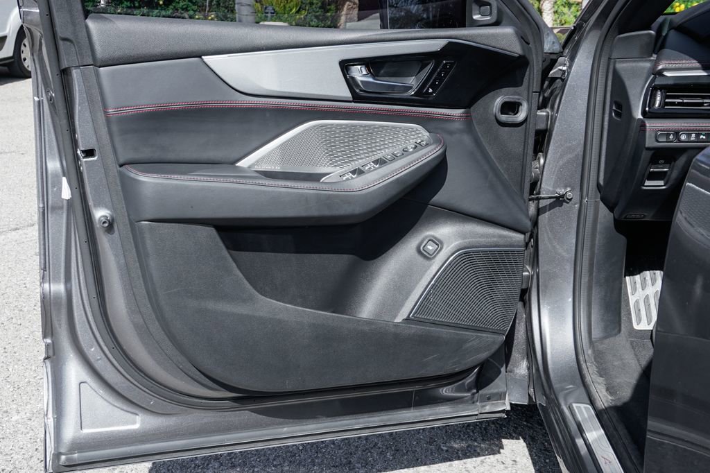 Used 2023 Acura MDX A-Spec image 17