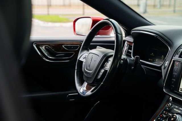 Used 2017 Lincoln Continental Select w/ Technology Package image 30