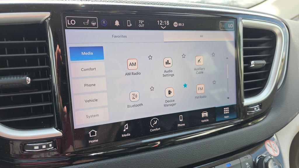 Used 2023 Chrysler Pacifica Touring-L FWD image 18