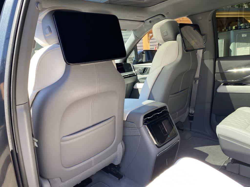 Used 2025 Cadillac Escalade IQ Luxury 1 w/ Smart Trailering package AWD/4WD image 16