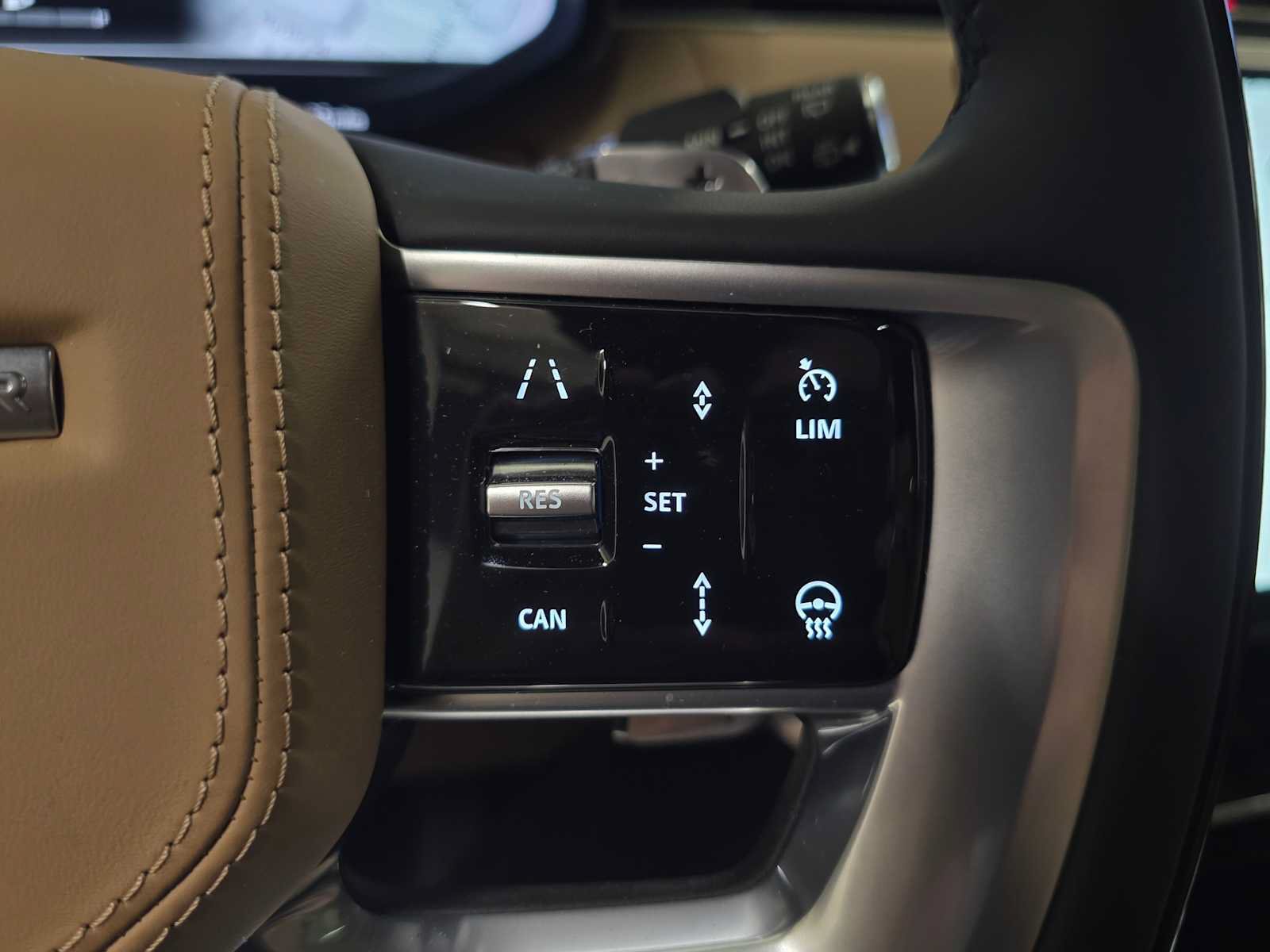 New 2025 Land Rover Range Rover Long Wheelbase SE AWD/4WD image 31