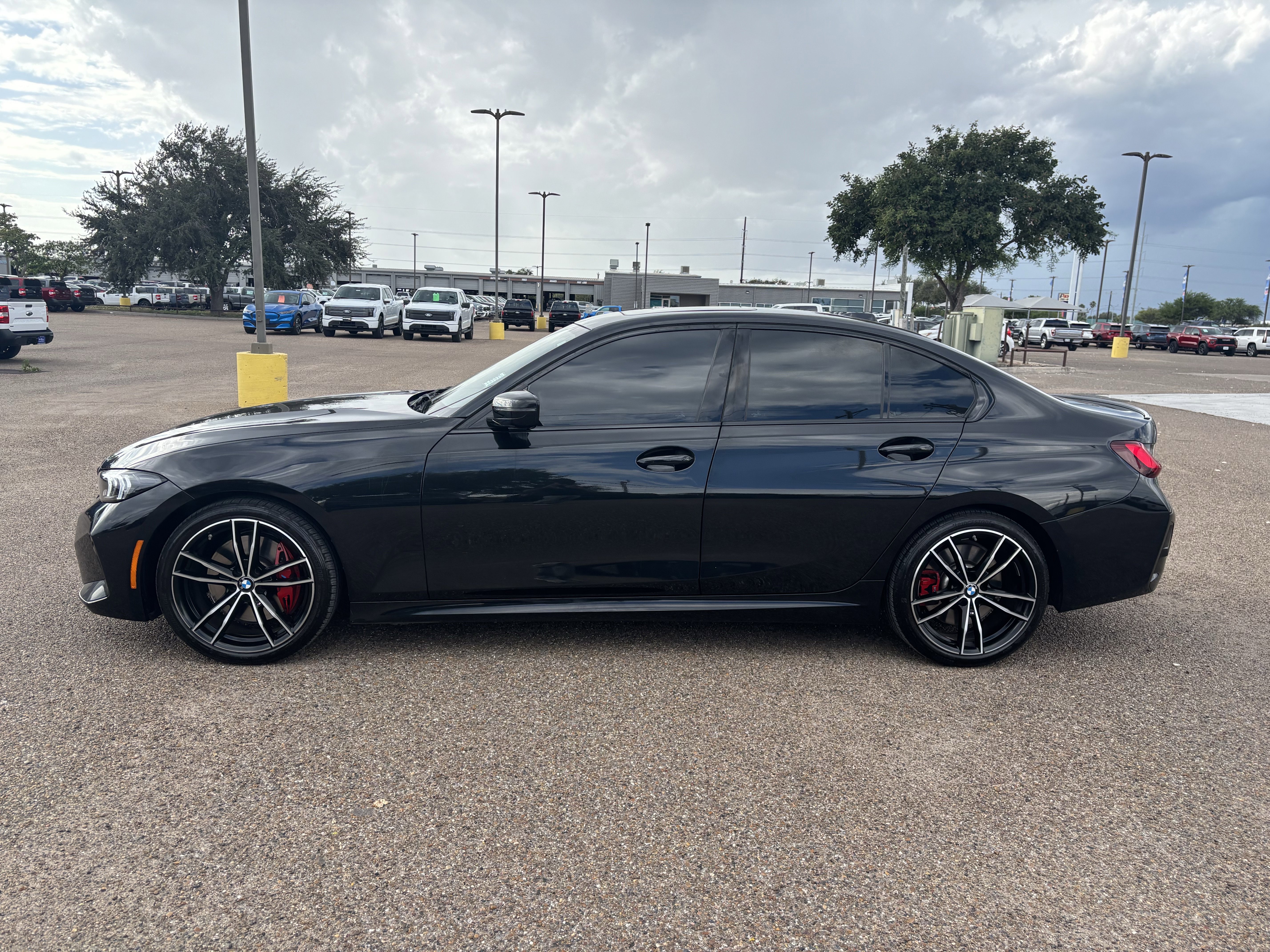 Used 2024 BMW 330i Sedan w/ M Sport Package image 3