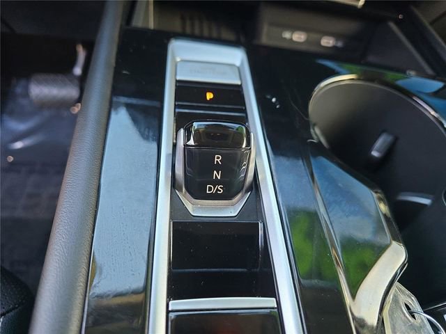 Used 2025 Volkswagen Atlas SE FWD image 25