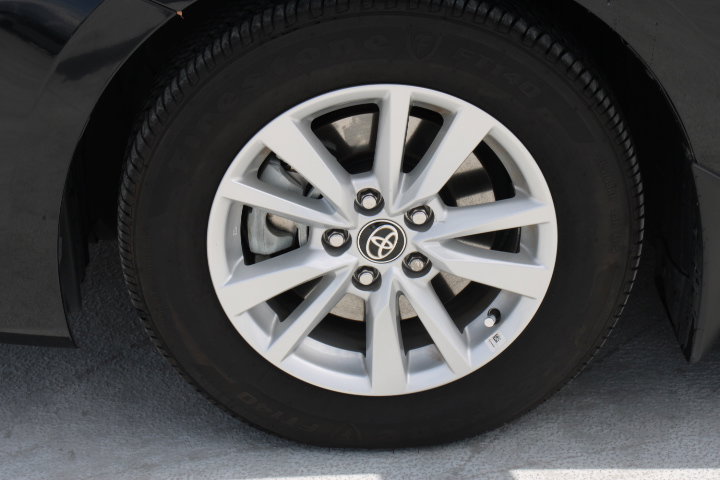 Certified 2025 Toyota Camry LE image 9