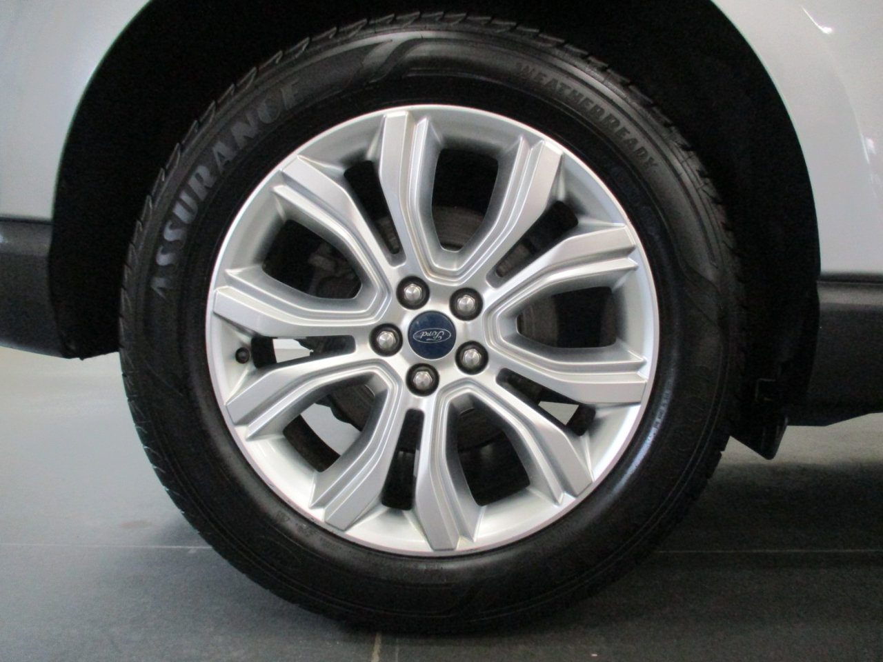 Used 2020 Ford Edge Titanium w/ Cargo Accessory Package image 29