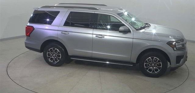 Used 2023 Ford Expedition XLT image 18