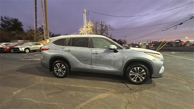 Used 2023 Toyota Highlander XLE image 29