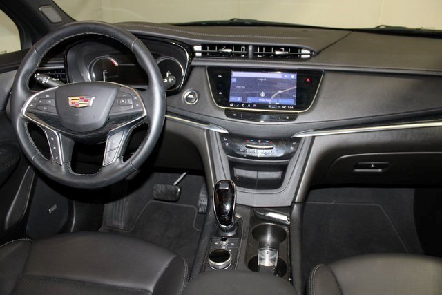 Certified 2025 Cadillac XT5 Premium Luxury image 11