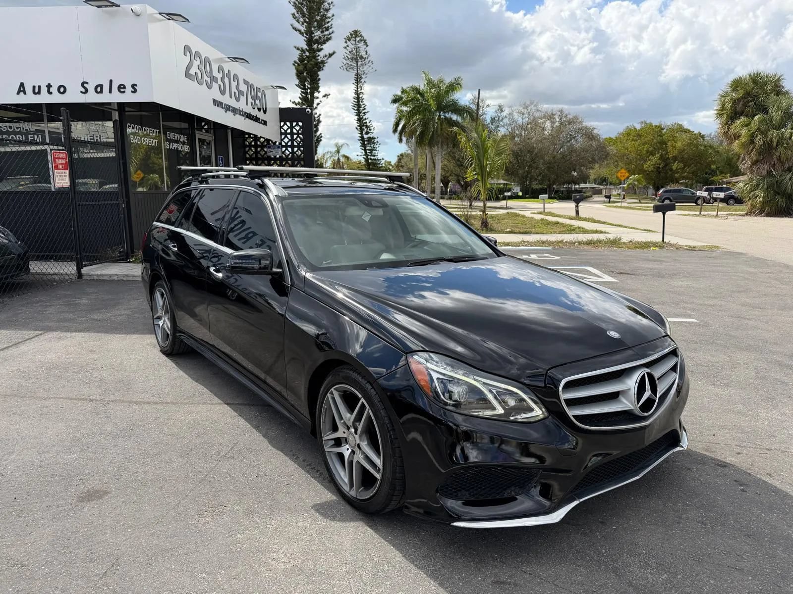 Used 2016 Mercedes-Benz E 350 4MATIC Wagon w/ Premium Package image 3