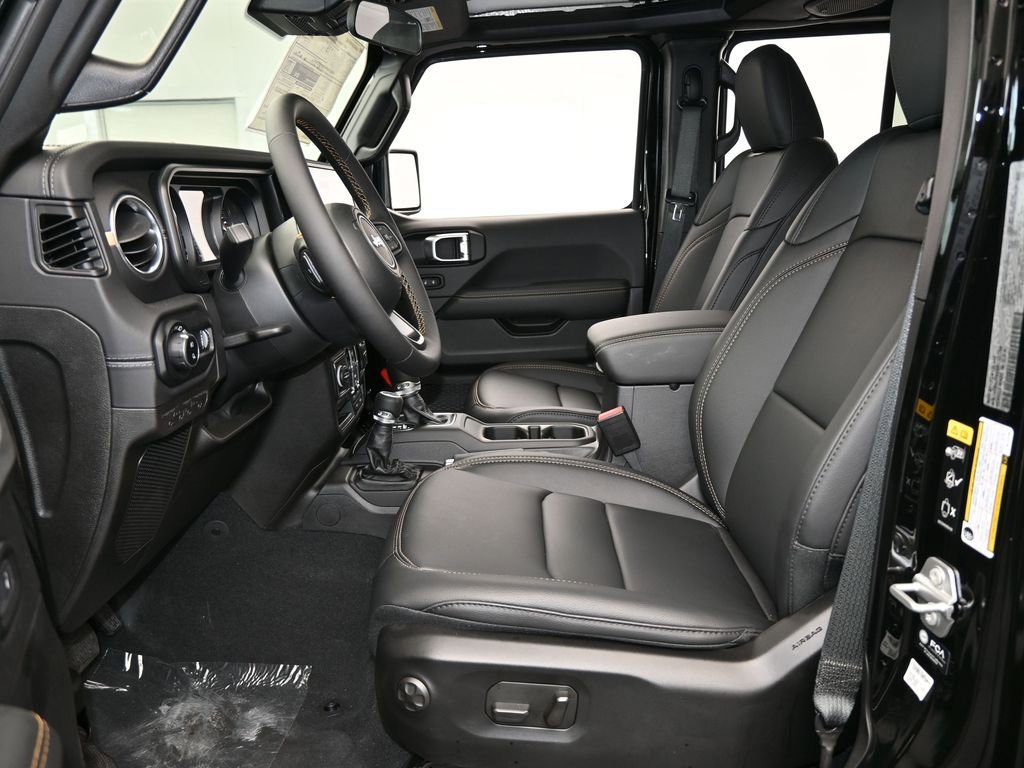 Used 2024 Jeep Gladiator Sport w/ Premium Package image 11