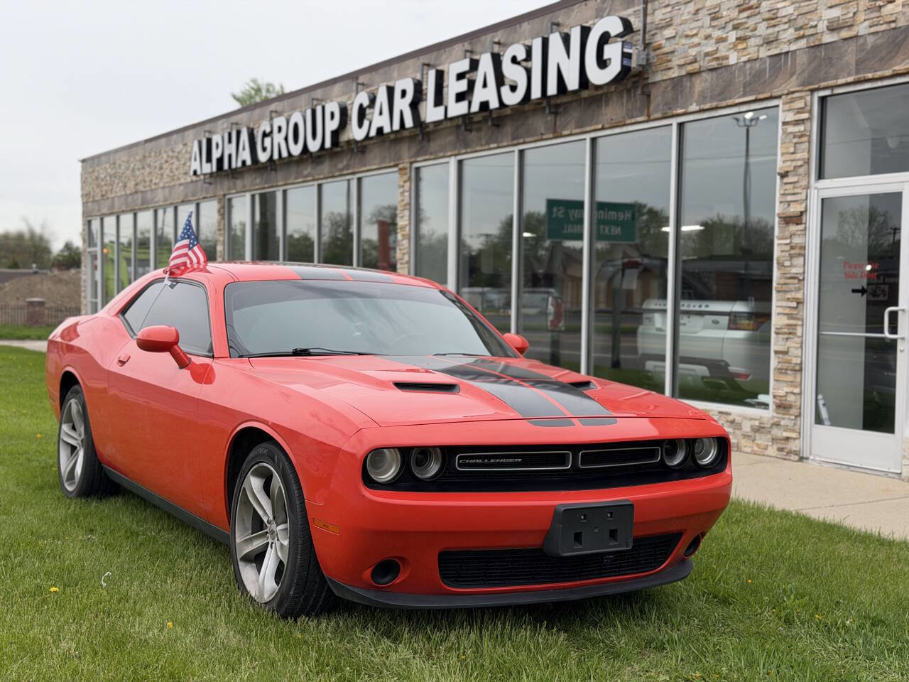 Used 2017 Dodge Challenger SXT w/ Super Sport Group (SS/T) RWD image 2