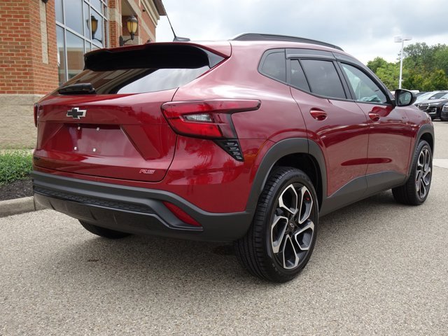 Certified 2024 Chevrolet Trax RS w/ Driver Confidence Package image 3