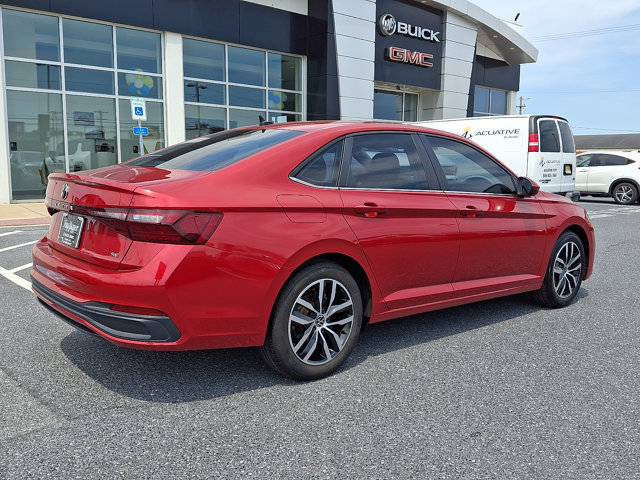 Used 2025 Volkswagen Jetta SE FWD image 6