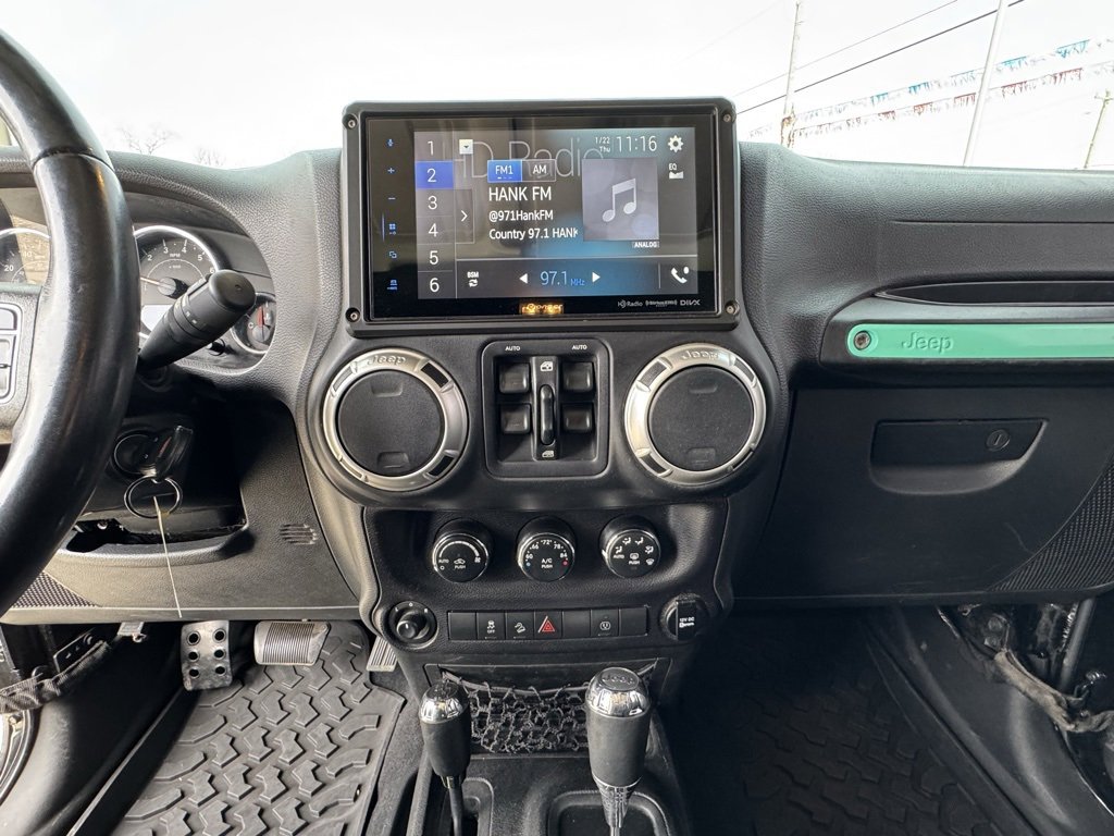 Used 2016 Jeep Wrangler Unlimited Sahara w/ Connectivity Group image 25
