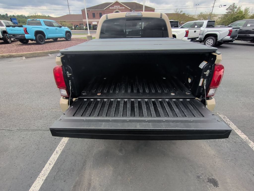 Used 2019 Toyota Tacoma TRD Off-Road AWD/4WD image 24
