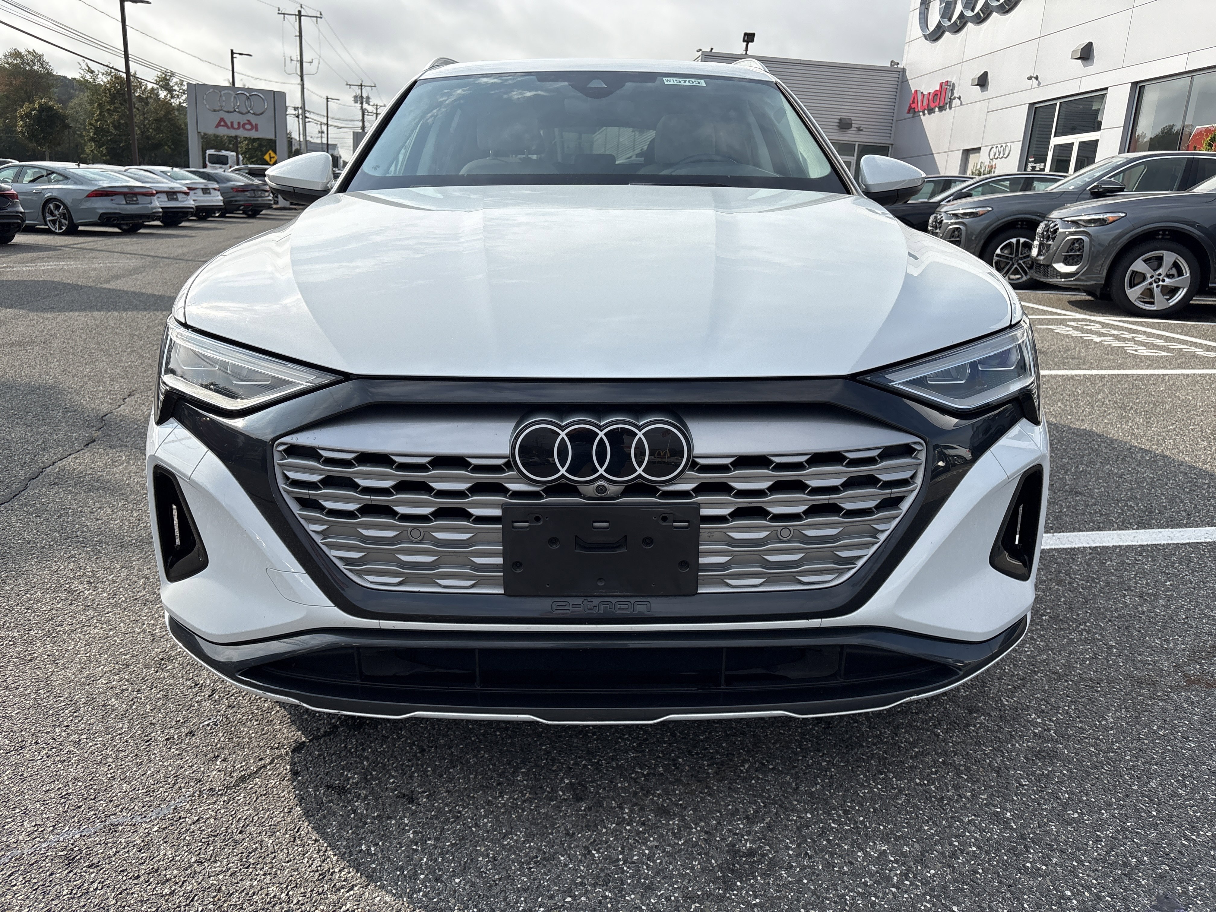 Certified 2024 Audi Q8 e-tron Premium Plus w/ Premium Plus Package image 2