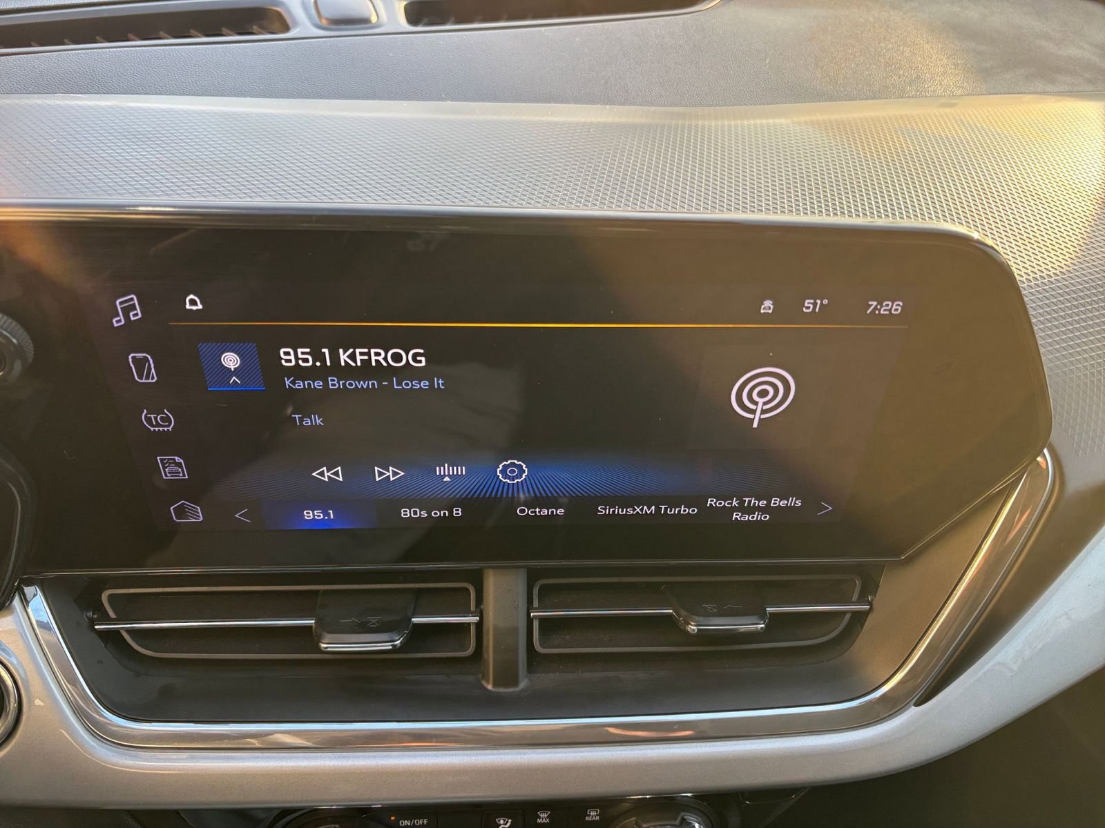 Used 2025 Chevrolet Trax LT image 21