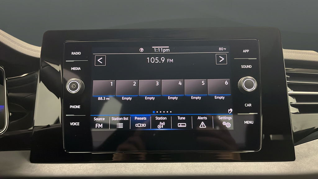 Used 2025 Volkswagen Jetta SE w/ Sunroof Package FWD image 15