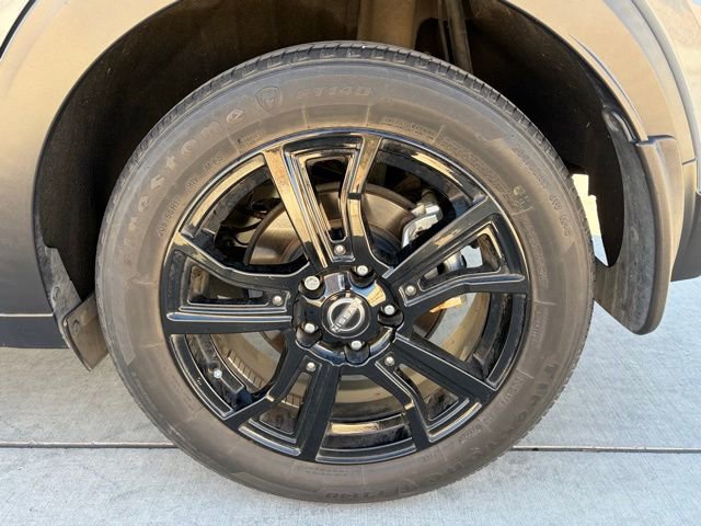 Used 2022 Nissan Kicks SR w/ Premium Package image 9