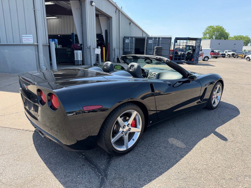 Used 2006 Chevrolet Corvette Convertible w/ Preferred Equipment Group RWD image 4