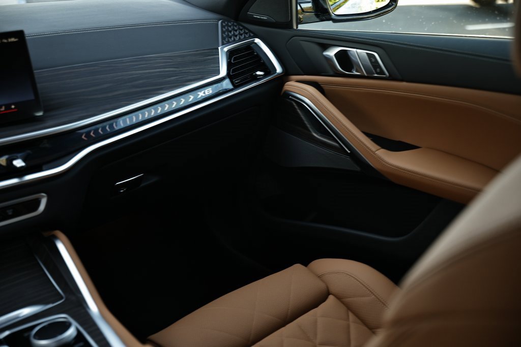 New 2026 BMW X6 xDrive40i w/ Climate Comfort Package image 28