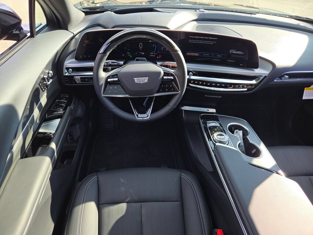 New 2026 Cadillac Lyriq Signature Sport AWD/4WD image 17
