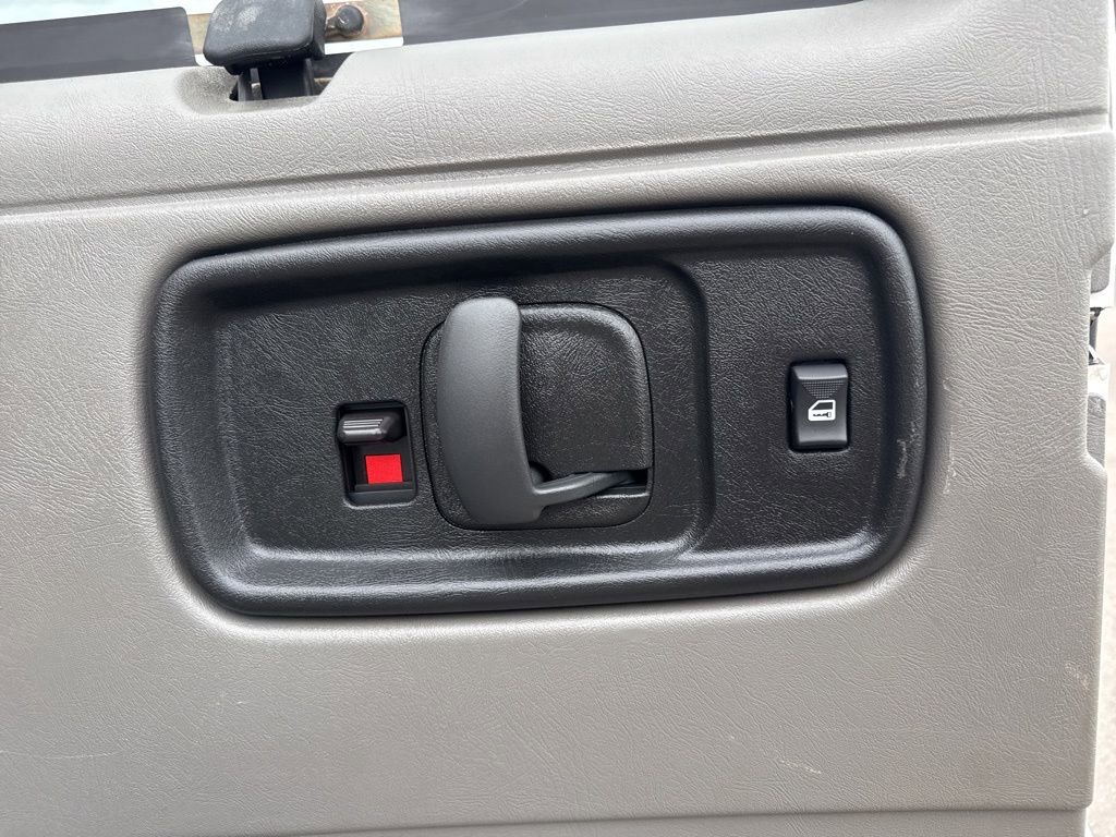 Used 2024 Chevrolet Express 3500 LS image 23