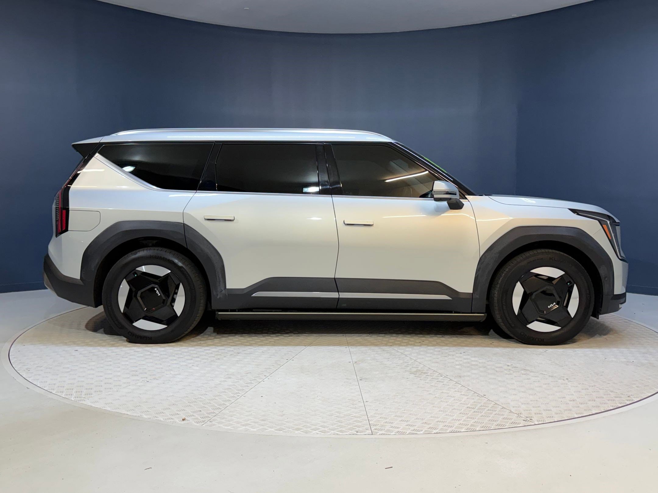 Used 2026 Kia EV9 Wind AWD/4WD image 8