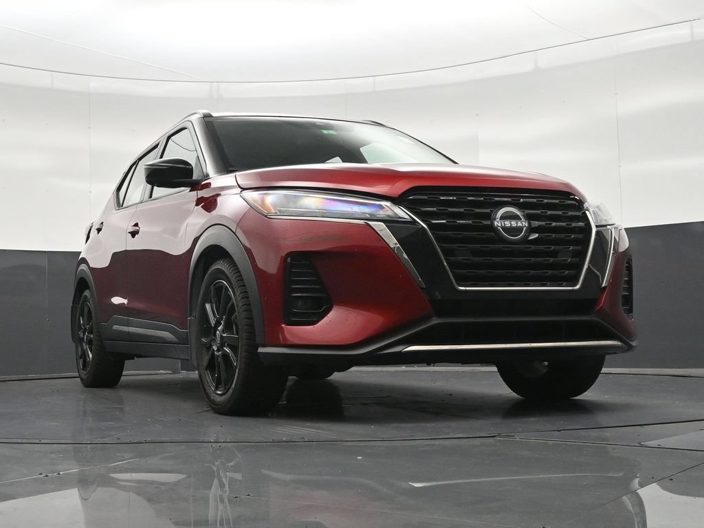 Used 2023 Nissan Kicks SR w/ SR Premium Package FWD image 29