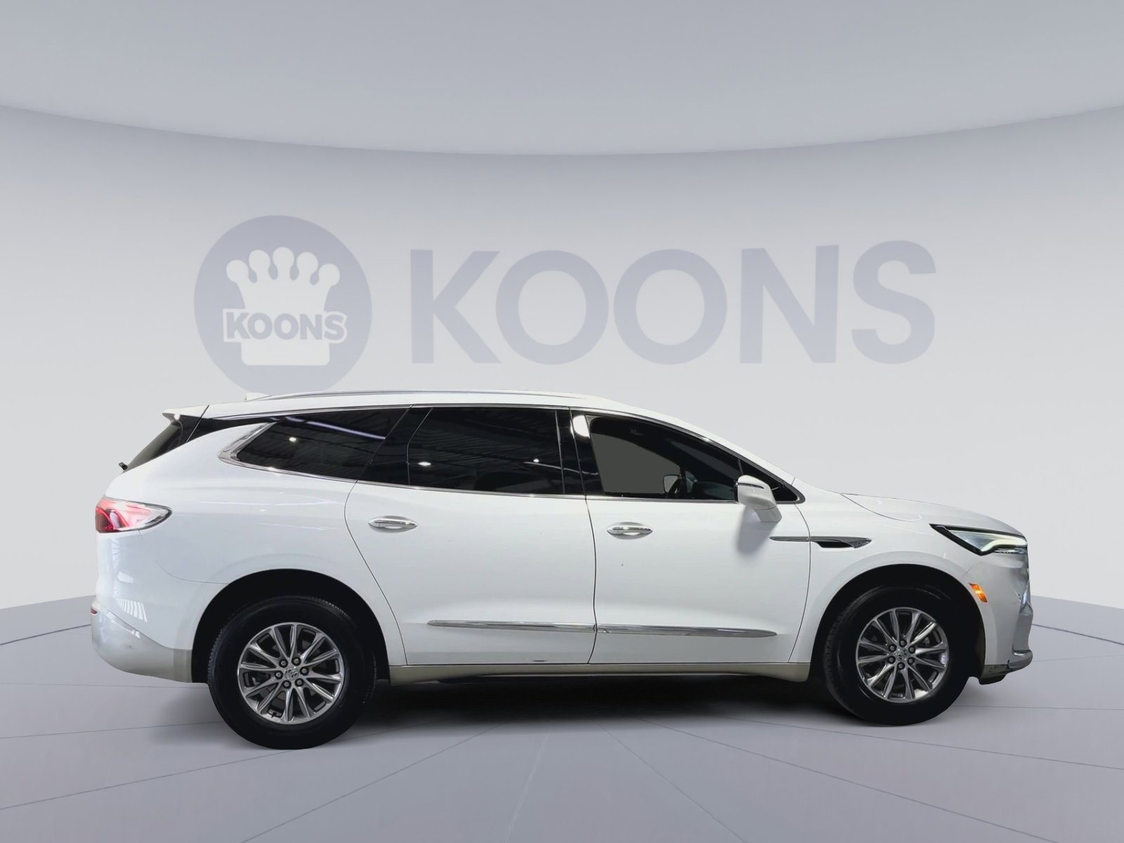 Used 2023 Buick Enclave Essence AWD/4WD image 12