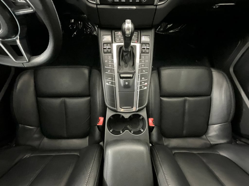 Used 2018 Porsche Macan AWD/4WD image 14