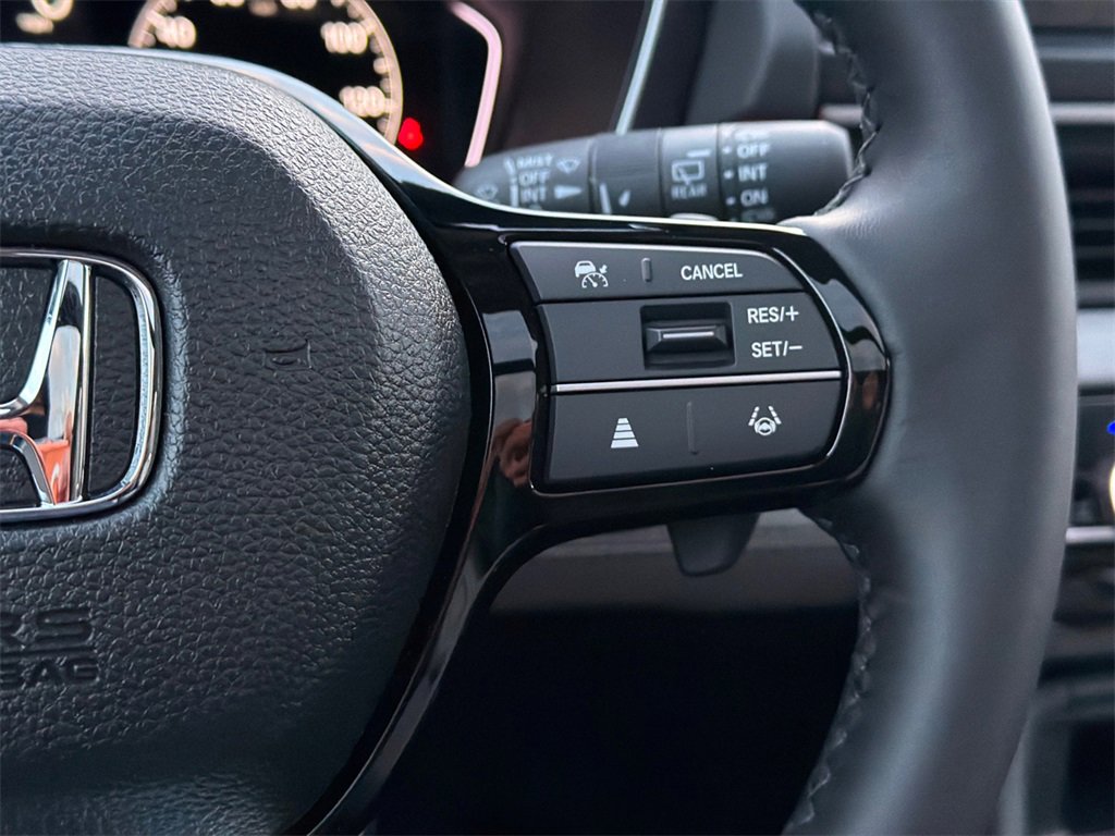 New 2025 Honda Pilot Touring image 24