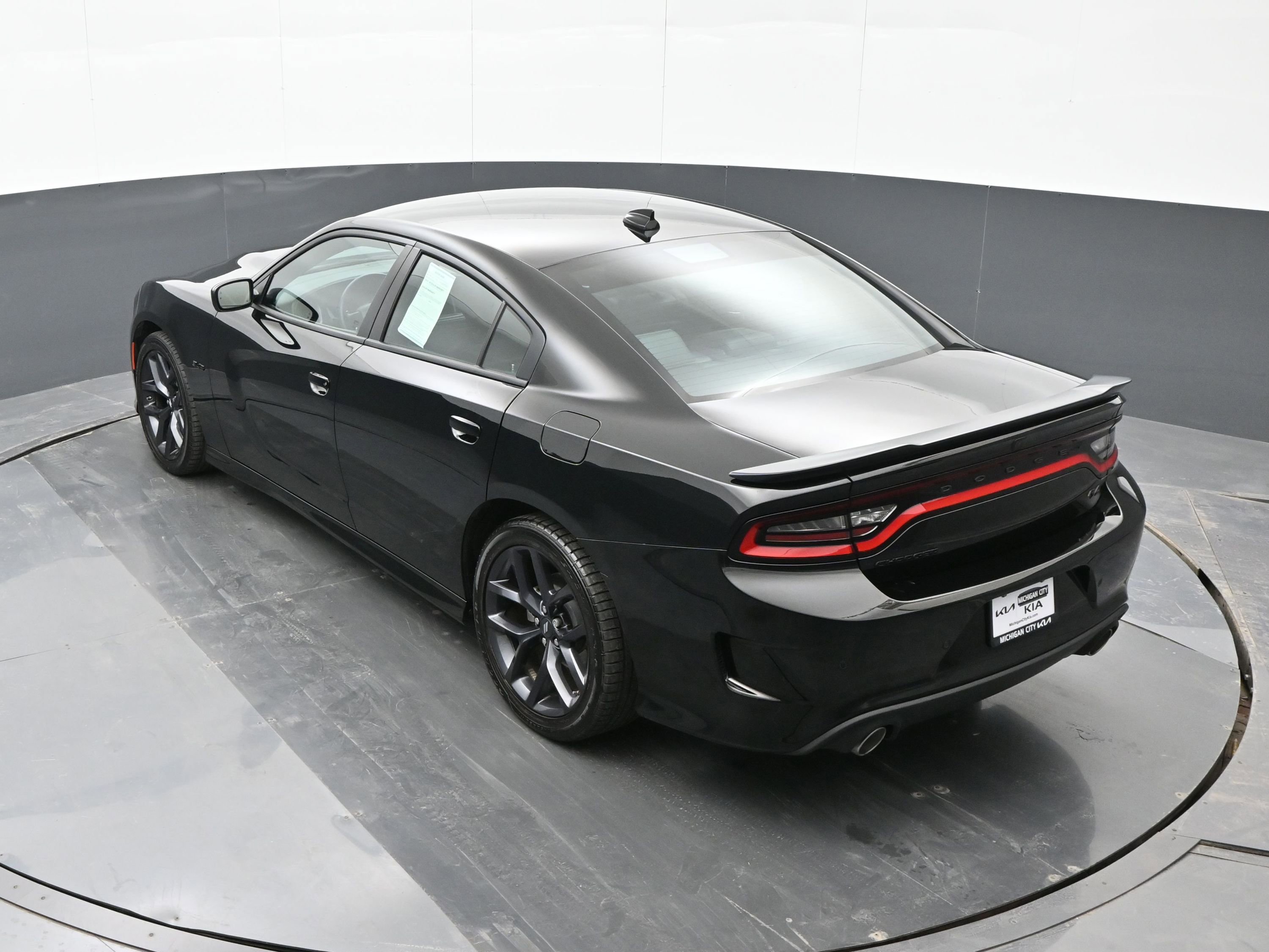 Used 2023 Dodge Charger R/T w/ Plus Group image 32
