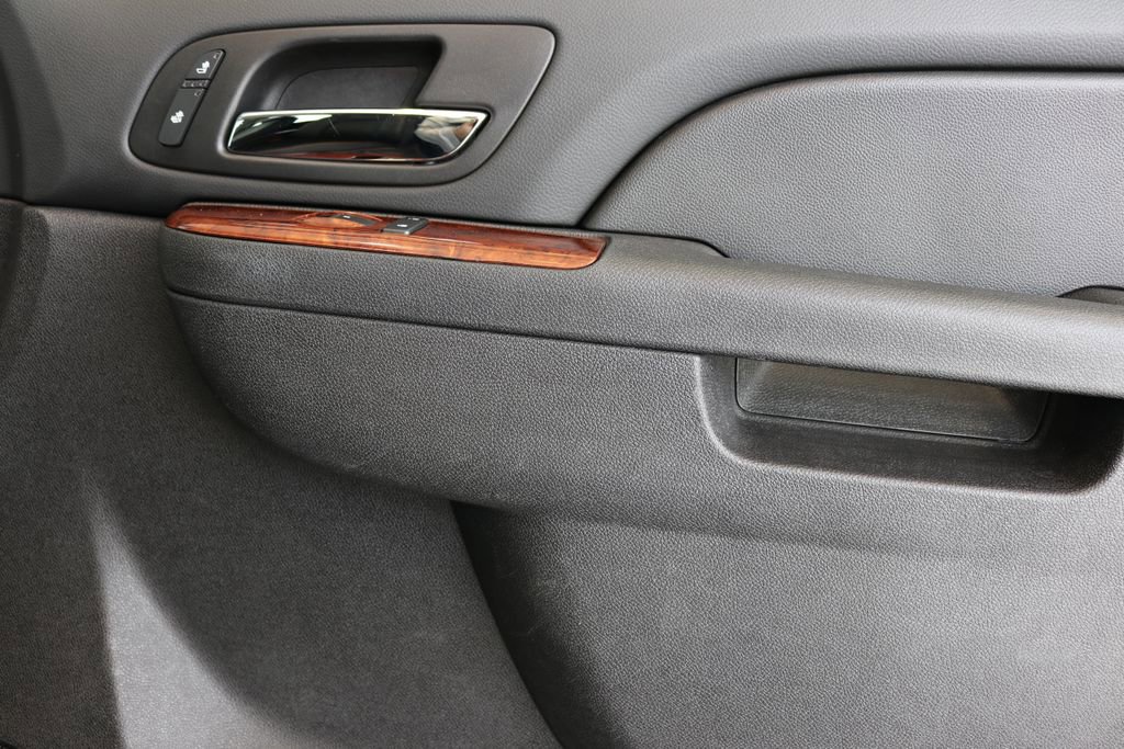 Used 2014 Chevrolet Tahoe LT w/ Luxury Package image 34