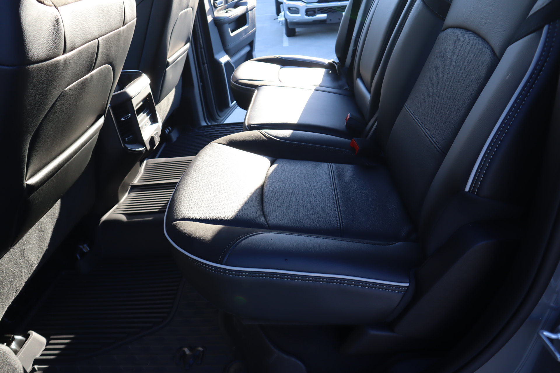 New 2027 RAM 3500 Laramie AWD/4WD image 13