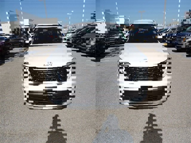 New 2025 Kia Sorento LX image 2