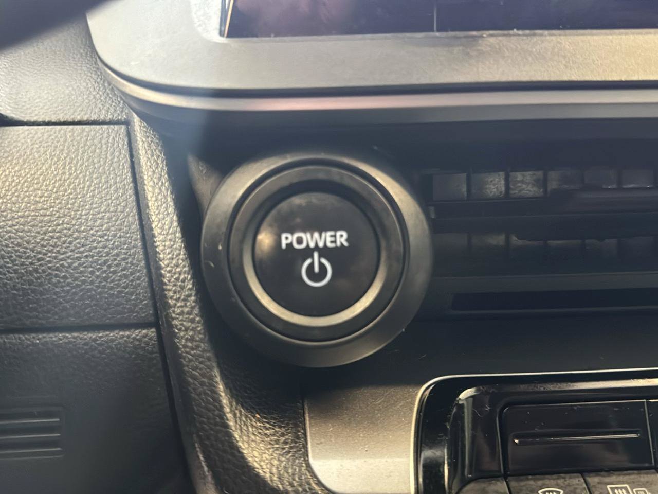 Used 2024 Toyota Prius LE FWD image 13