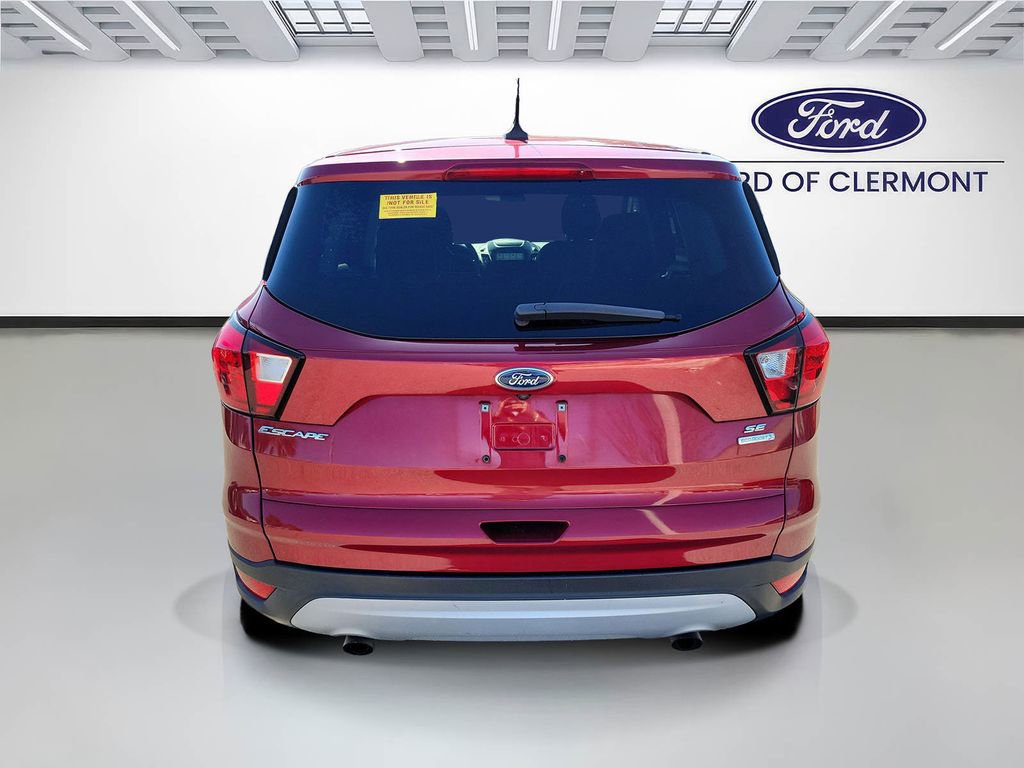Used 2019 Ford Escape SE image 4