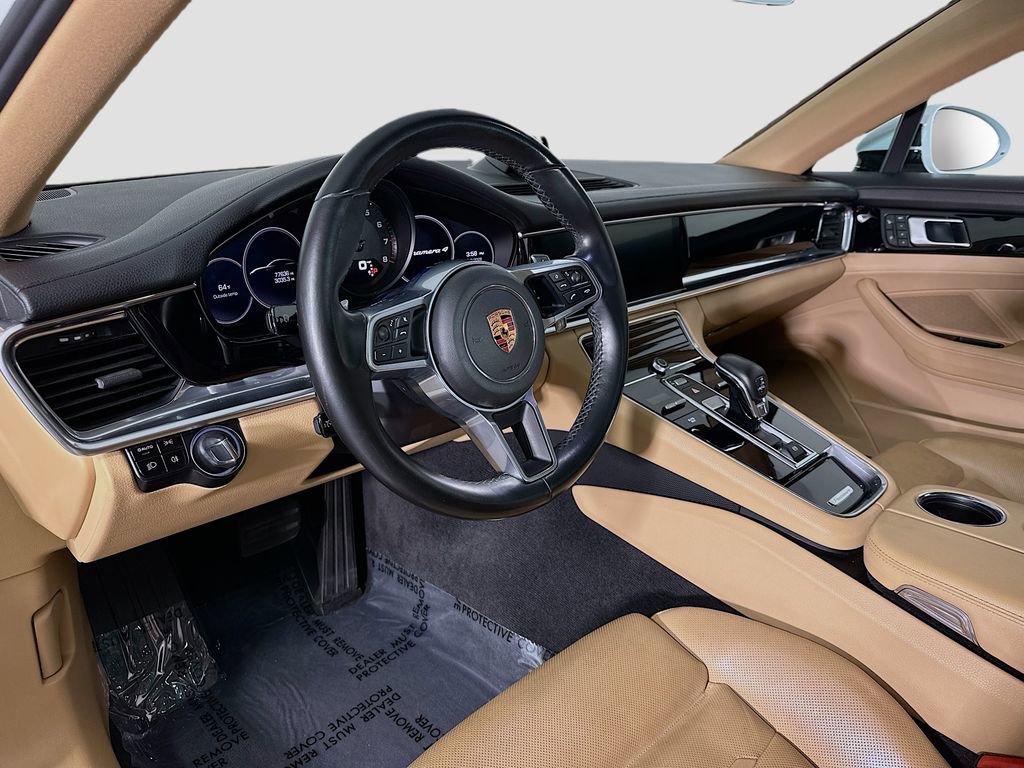 Used 2018 Porsche Panamera 4 image 4