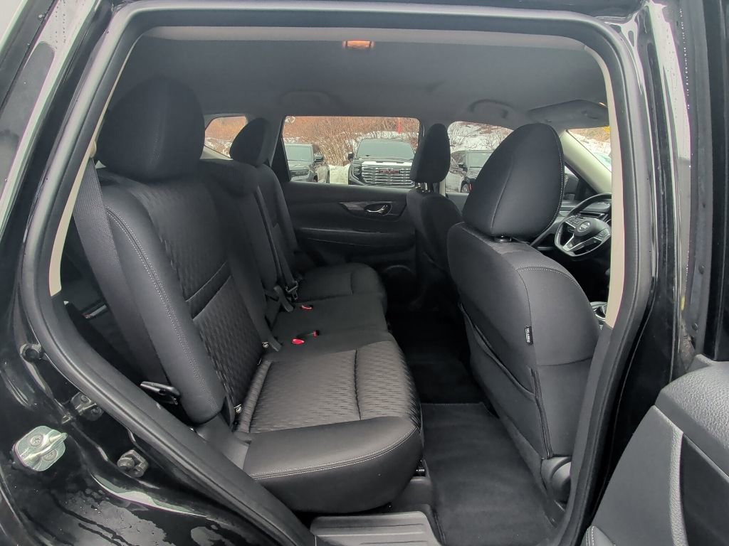 Used 2019 Nissan Rogue SV image 14
